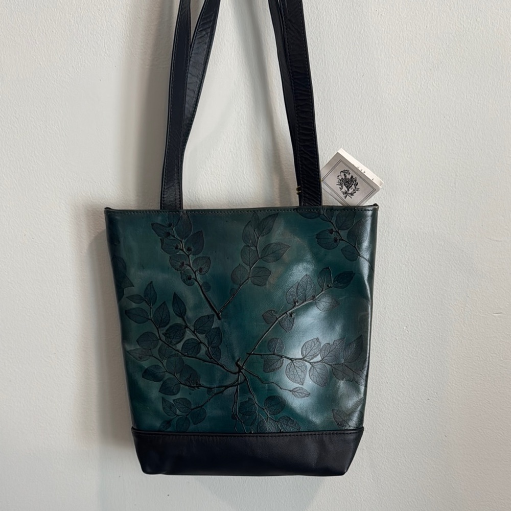 Genuine‎ Elegant Green and Black Tote Purse